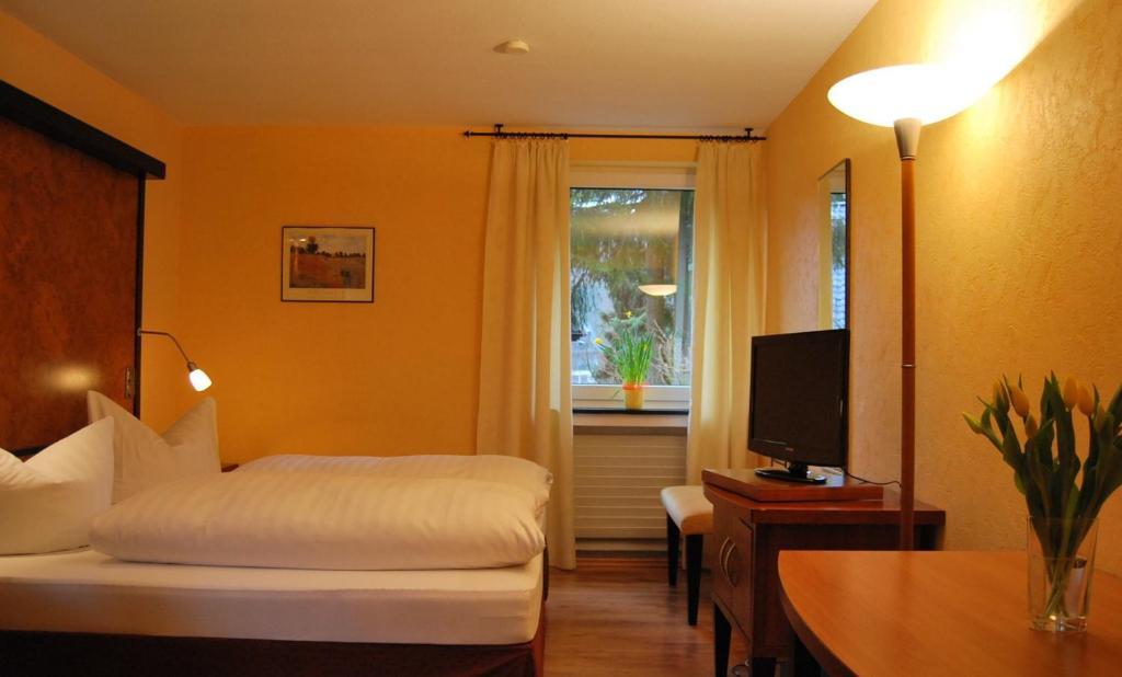 Waldhotel Im Wiesengrund Hurtgenwald Екстер'єр фото