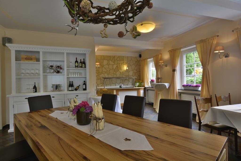 Waldhotel Im Wiesengrund Hurtgenwald Екстер'єр фото