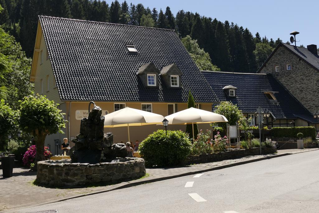 Waldhotel Im Wiesengrund Hurtgenwald Екстер'єр фото